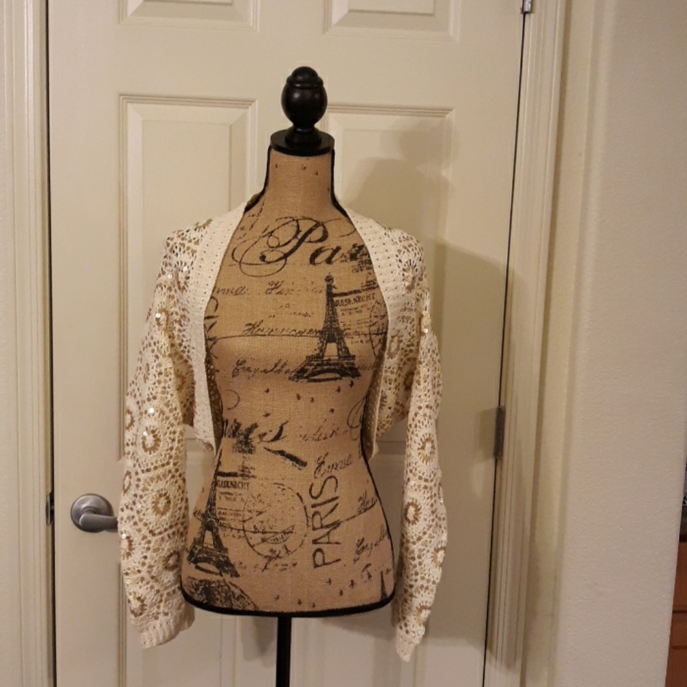 Ladies Shrug Sweater Size Medium